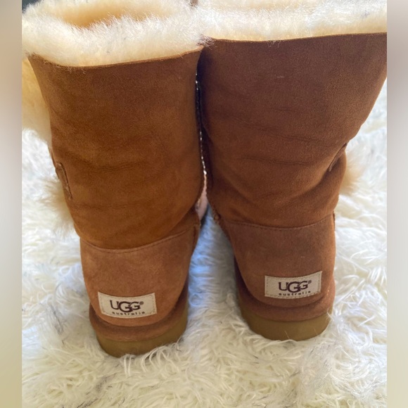 ✨UGG Bailey Button Boot | Chestnut Suede | Size 6 - Picture 4 of 8